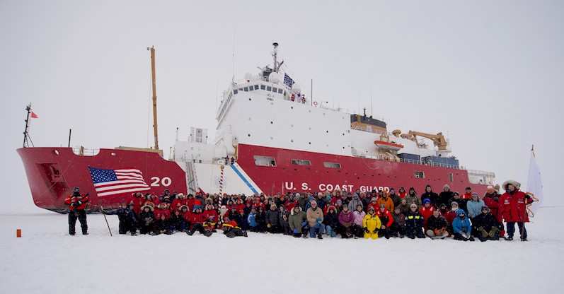 GN01 Group Picture. The crew of U.S. Coast Guard Cutter Healy and the GEOTRACES science team at the North Pole. Photo: U.S. Coast Guard